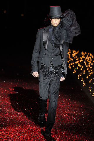John Galliano / - 2009-2010